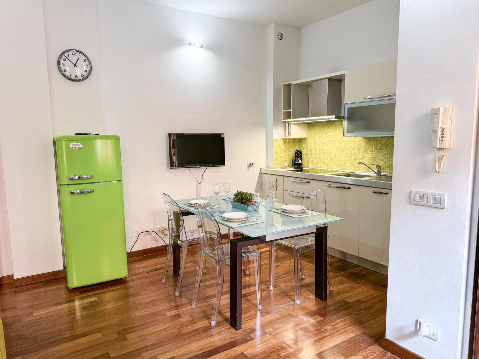 Appartamento Casa Porpora, Trilocale In Posizione Eccellente